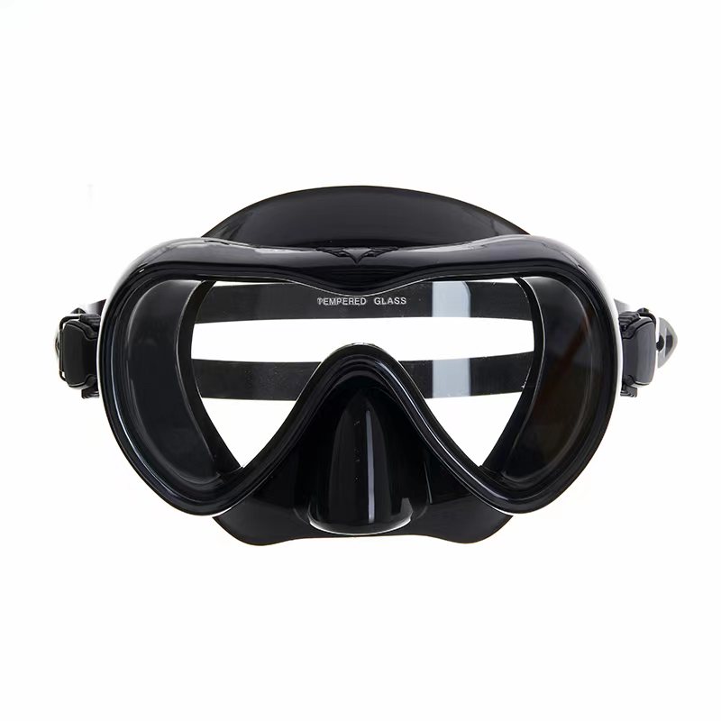 Minimalist neutral style diving mask for adults